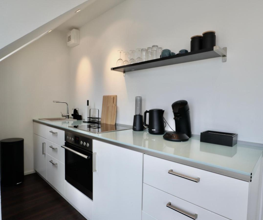 Sunset Apartment: Free Parking + Balcony + Netflix Essen Eksteriør billede