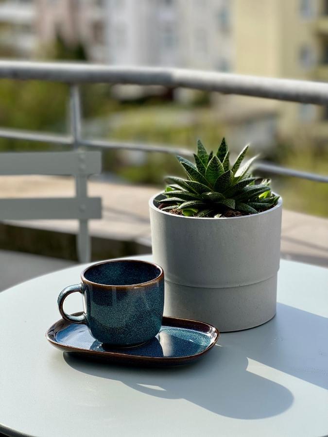 Sunset Apartment: Free Parking + Balcony + Netflix Essen Eksteriør billede