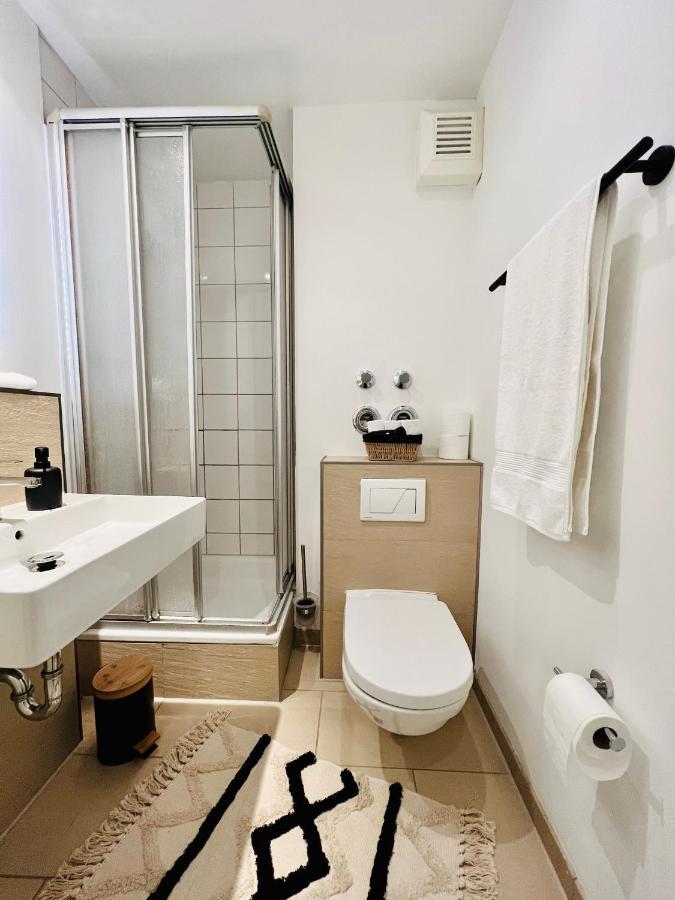 Sunset Apartment: Free Parking + Balcony + Netflix Essen Eksteriør billede